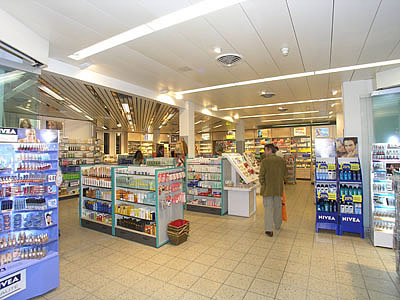 Ladenbau, Drogerie, Flükiger, Hinwil, Drogerieeinrichtung, Ladenumbau