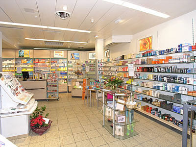 Ladenbau, Drogerie, Flükiger, Hinwil, Drogerieeinrichtung, Ladenumbau