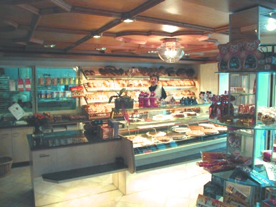 Ladenbau, Bäckerei, Motzer, Walter, Amrei, Gonten, Bäckereieinrichtung, Korpusanlage