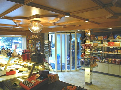 Ladenbau, Bäckerei, Motzer, Walter, Amrei, Gonten, Bäckereieinrichtung, Korpusanlage